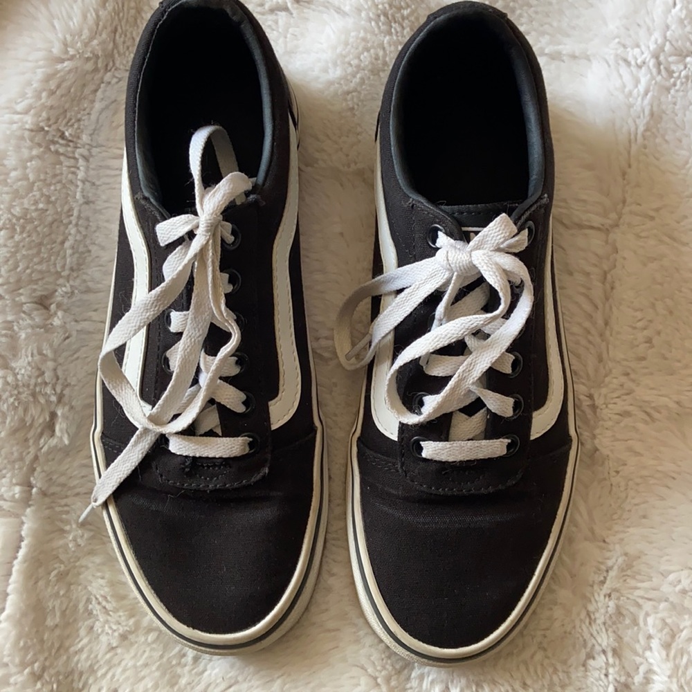 low rise classic lace up vans